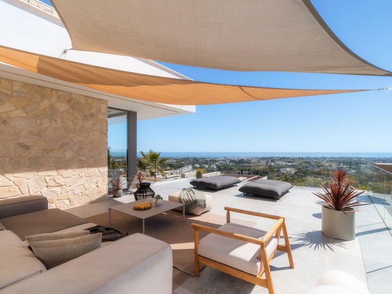 Villa for Sale in La Quinta, Malaga 32