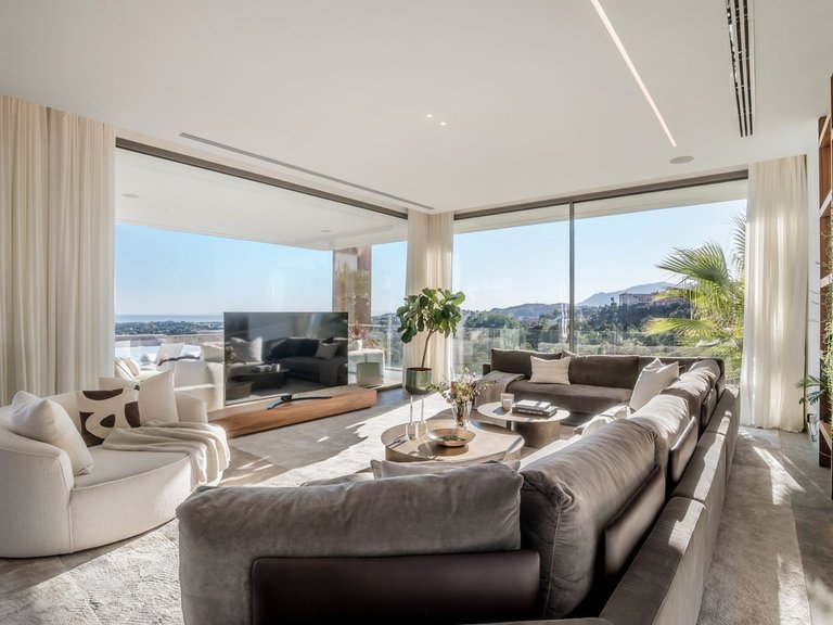 Villa for Sale in La Quinta, Malaga 36