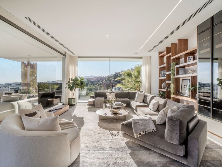 Villa for Sale in La Quinta, Malaga 37