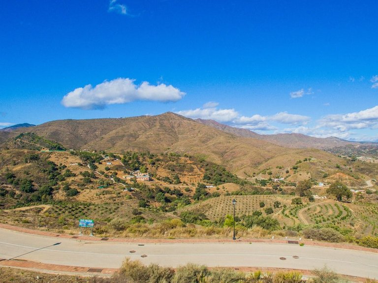 Plot for Sale in La Mairena, Malaga 5