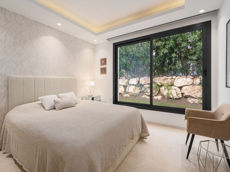 Villa for Sale in Nueva Andalucía, Malaga 11