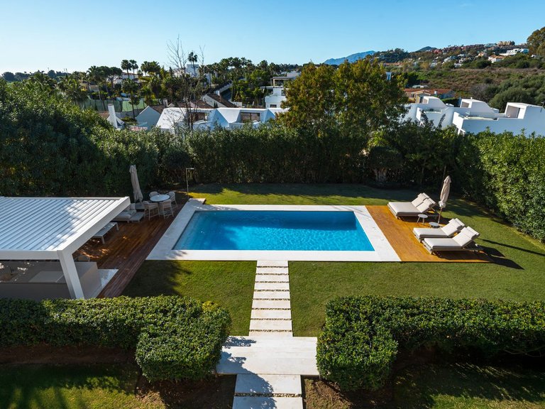 Villa for Sale in Nueva Andalucía, Malaga 19