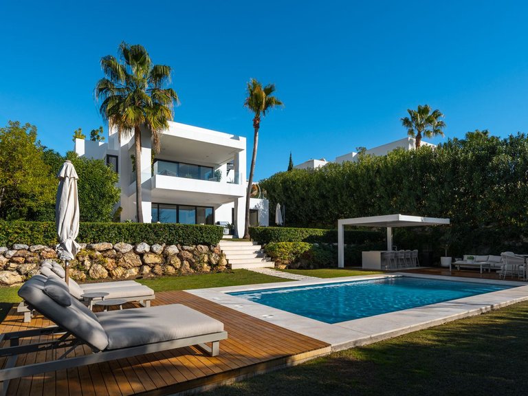 Villa for Sale in Nueva Andalucía, Malaga 2