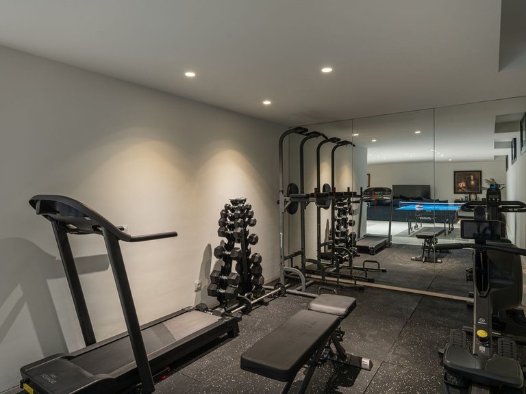 Villa for Sale in Nueva Andalucía, Malaga 25