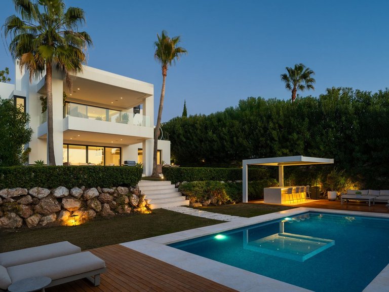 Villa for Sale in Nueva Andalucía, Malaga 31