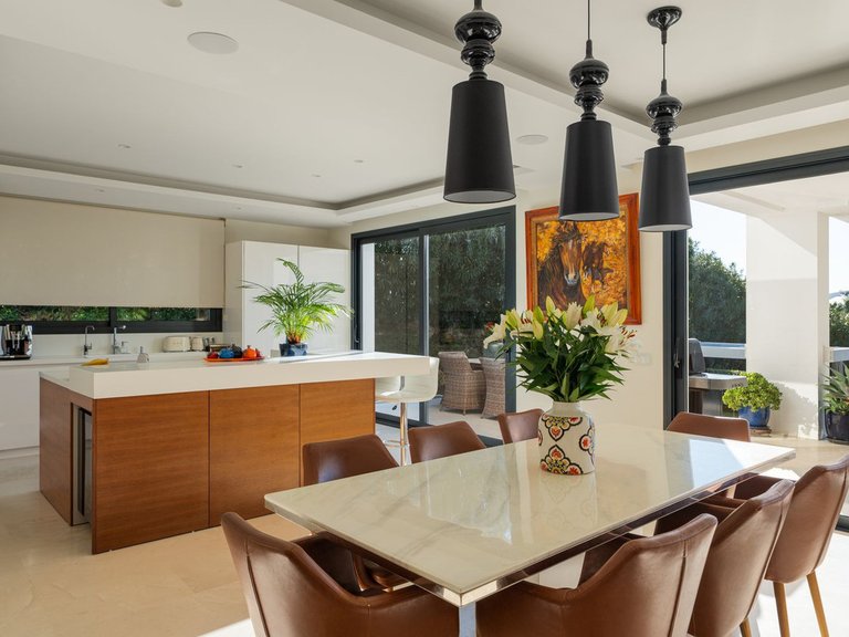 Villa for Sale in Nueva Andalucía, Malaga 5