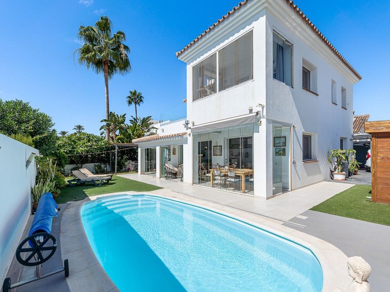 Villa for Sale in Costa del Sol, Costalita, Malaga 1
