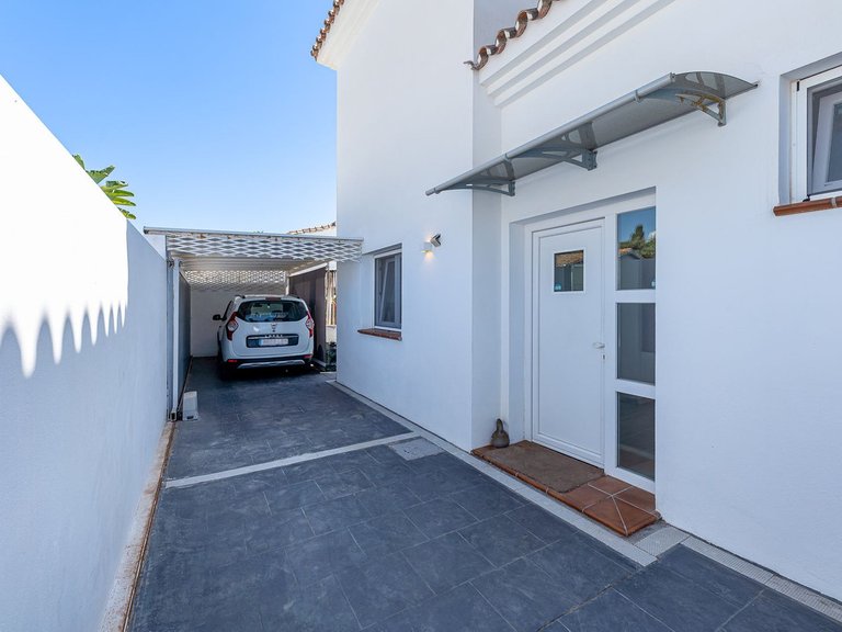 Villa for Sale in Costa del Sol, Costalita, Malaga 11