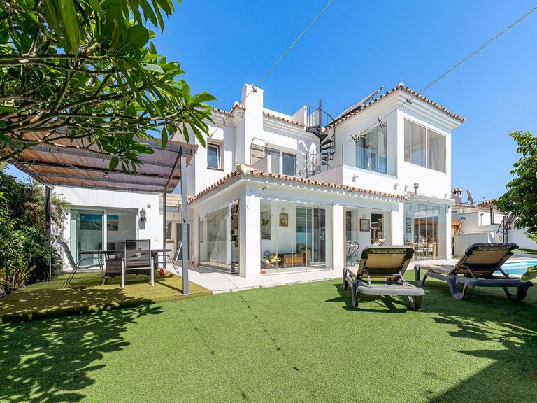 Villa for Sale in Costa del Sol, Costalita, Malaga 2