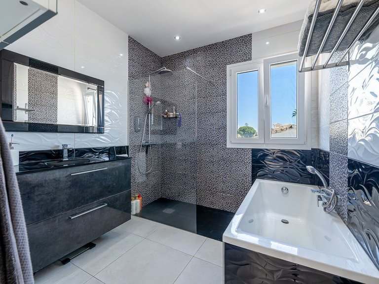 Villa for Sale in Costa del Sol, Costalita, Malaga 23
