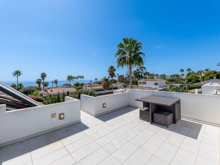 Villa for Sale in Costa del Sol, Costalita, Malaga 4