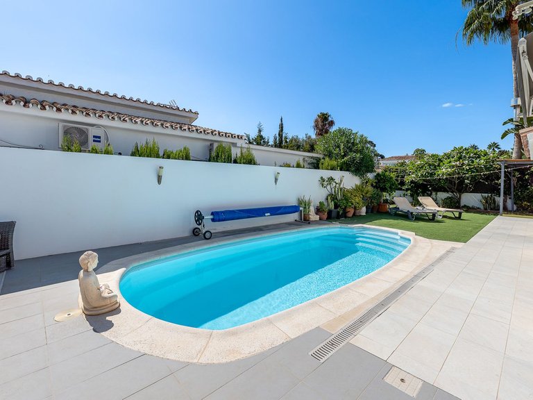 Villa for Sale in Costa del Sol, Costalita, Malaga 6