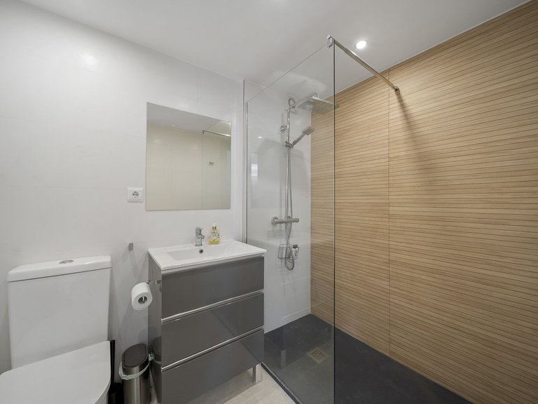 Apartment for Sale in Costa del Sol, Benalmadena Costa, Malaga 14