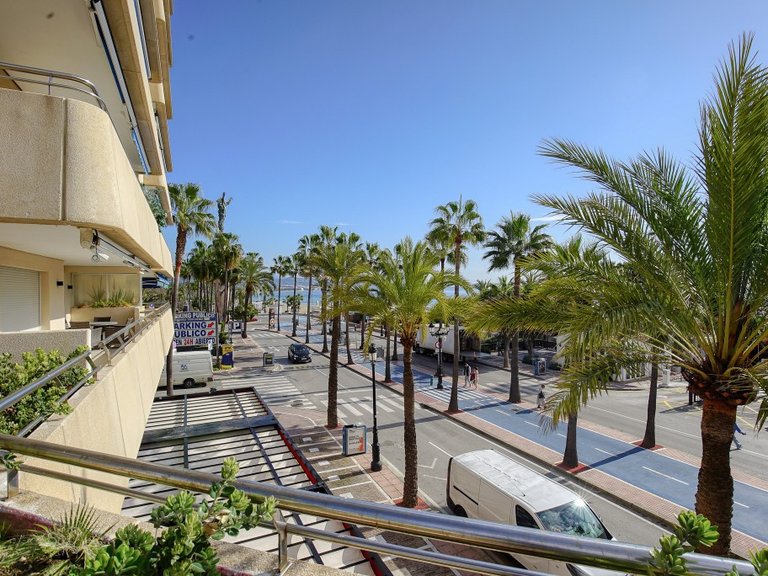 Apartment for Sale in Puerto Banús, Malaga 1