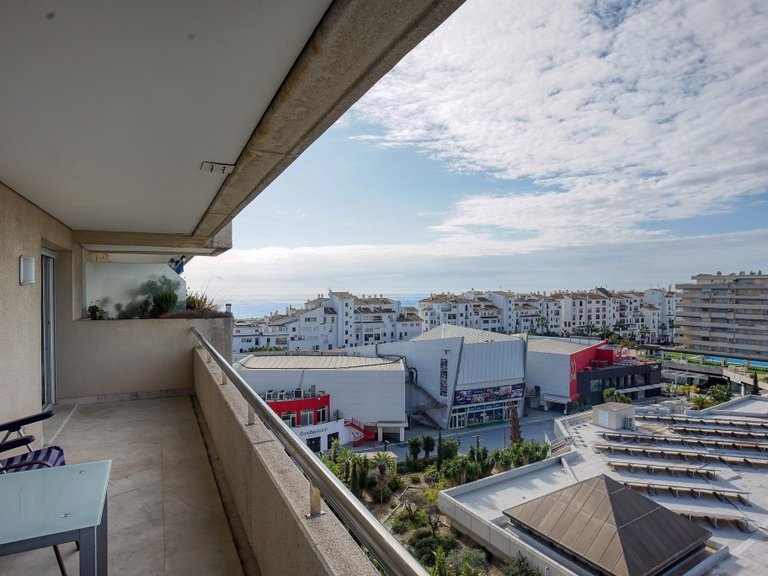 Apartment for Sale in Puerto Banús, Malaga 6