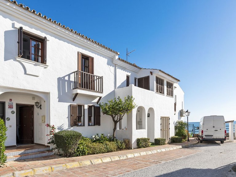 Town House for Sale in New Golden Mile, Malaga 2