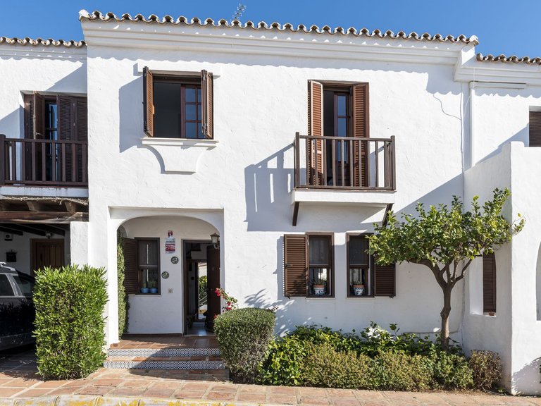 Town House for Sale in New Golden Mile, Malaga 22