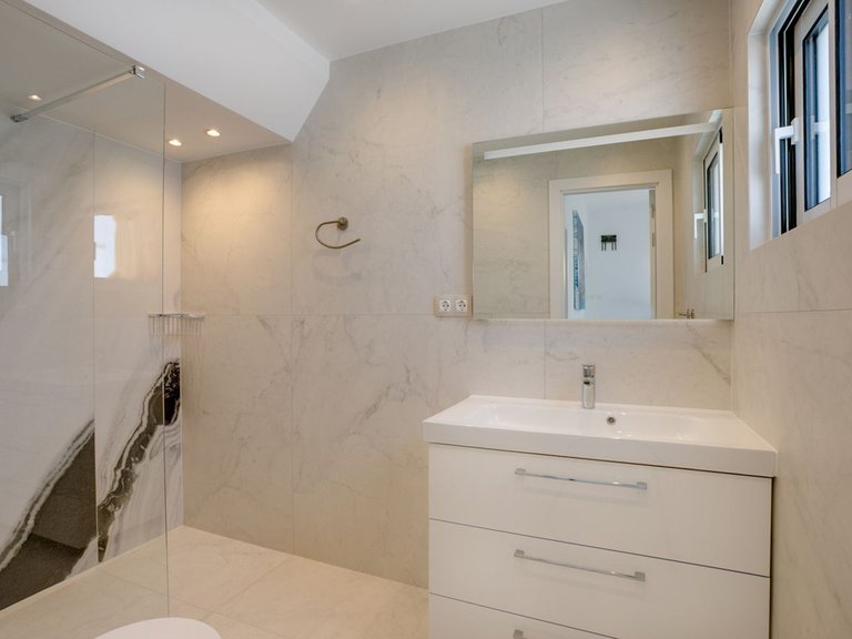 Apartment for Sale in Costa del Sol, Estepona, Malaga 17