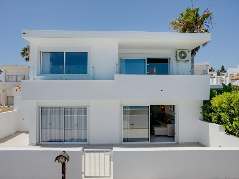 Apartment for Sale in Costa del Sol, Estepona, Malaga 2