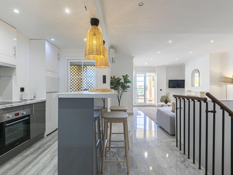 Apartment for Sale in Costa del Sol, Nueva Andalucía, Malaga 2