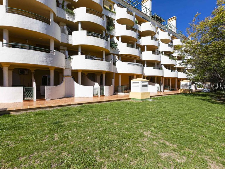 Apartment for Sale in Costa del Sol, Nueva Andalucía, Malaga 43