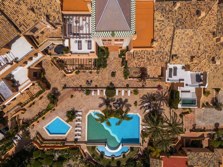 Apartment for Sale in Nueva Andalucía, Malaga 35