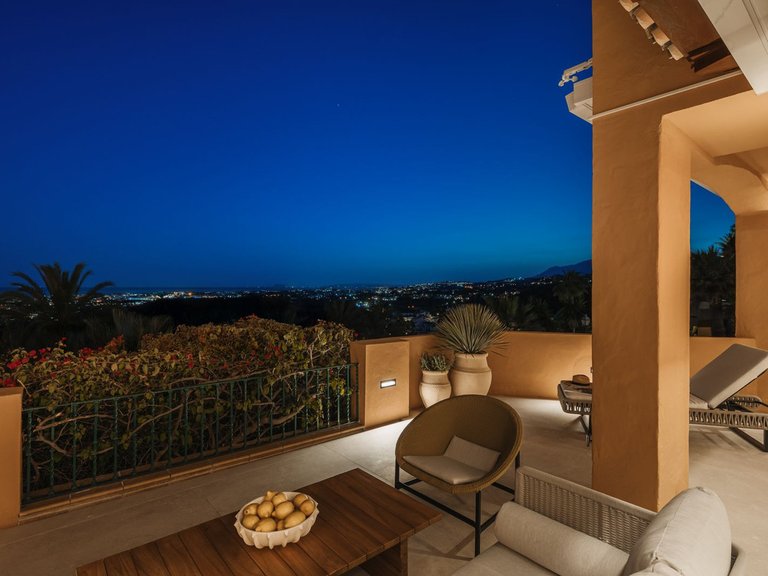 Apartment for Sale in Nueva Andalucía, Malaga 36