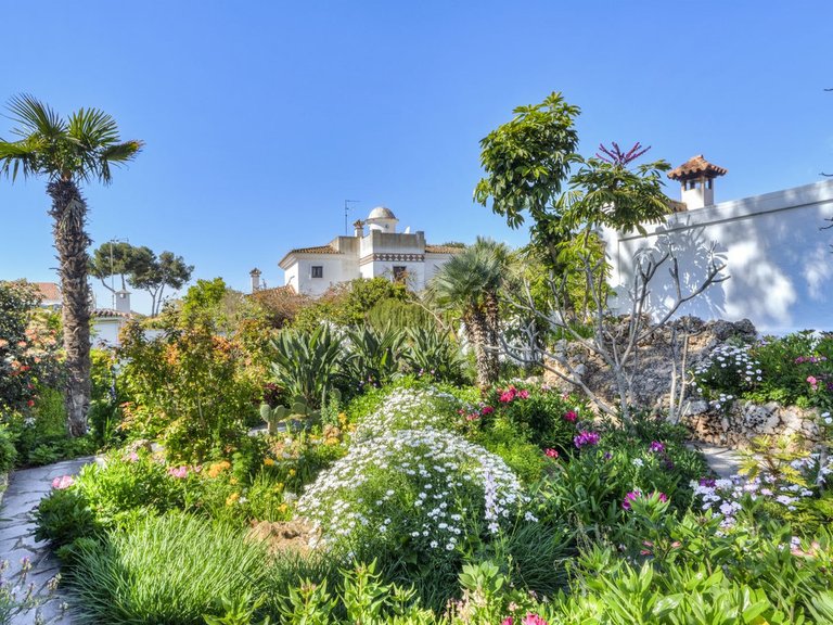 Villa for Sale in Las Chapas, Malaga 19