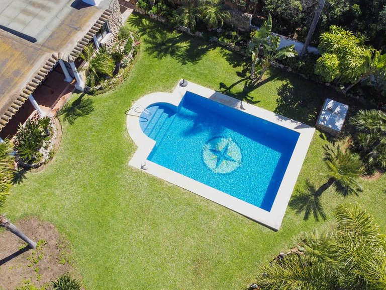 Villa for Sale in Las Chapas, Malaga 2