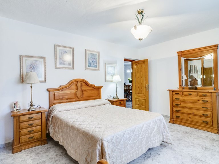 Villa for Sale in Las Chapas, Malaga 32