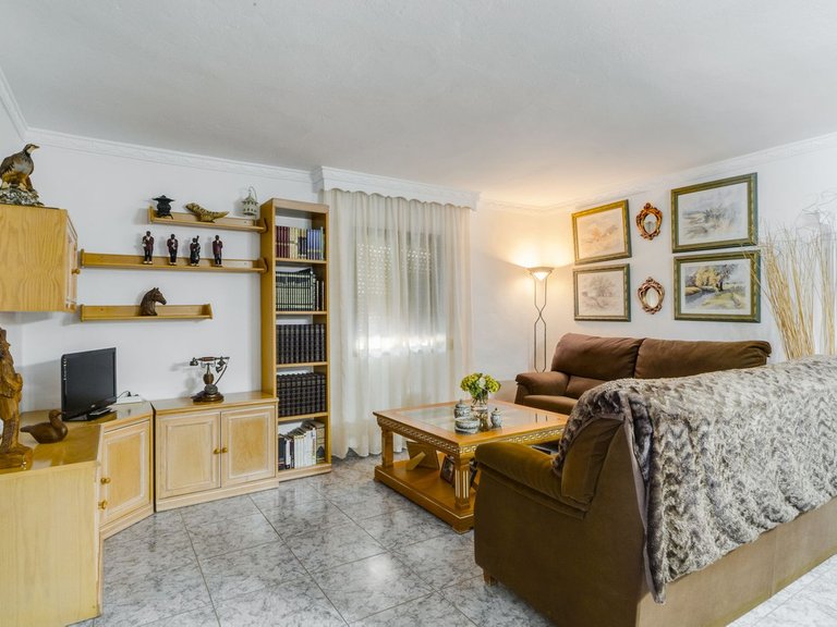 Villa for Sale in Las Chapas, Malaga 39