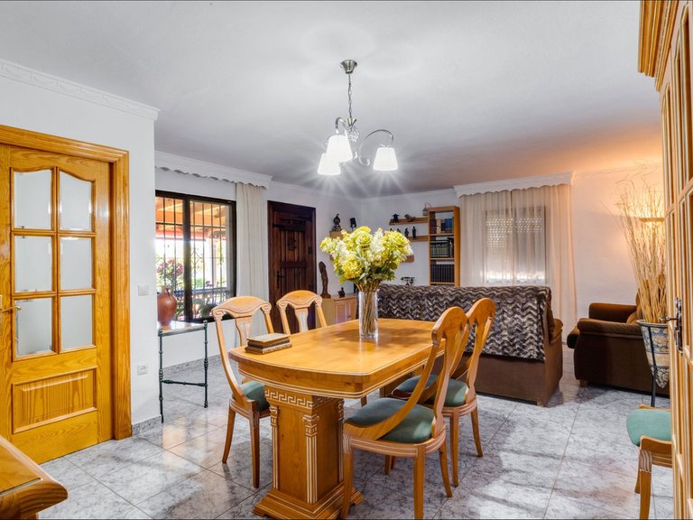 Villa for Sale in Las Chapas, Malaga 40