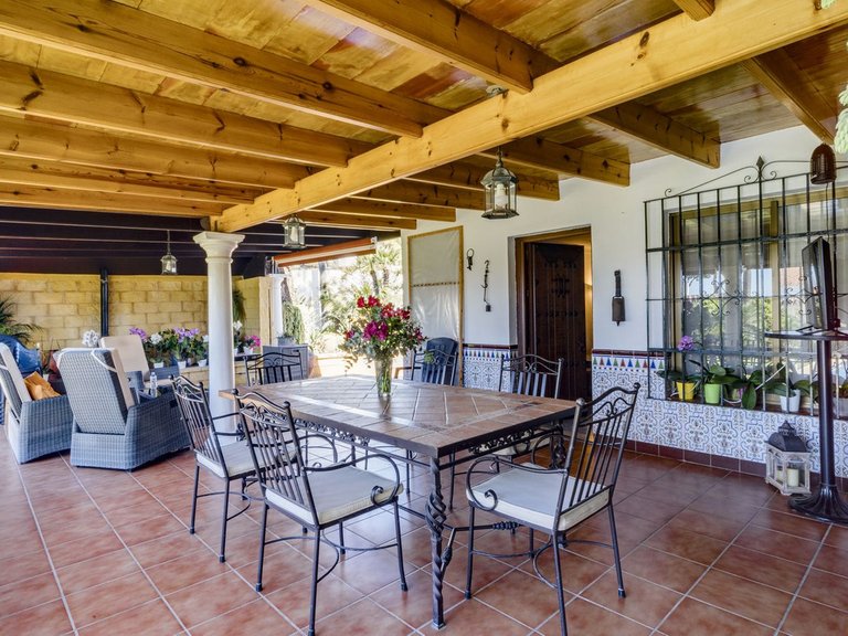 Villa for Sale in Las Chapas, Malaga 7