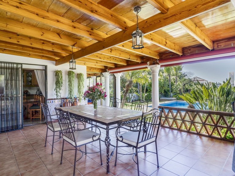 Villa for Sale in Las Chapas, Malaga 9