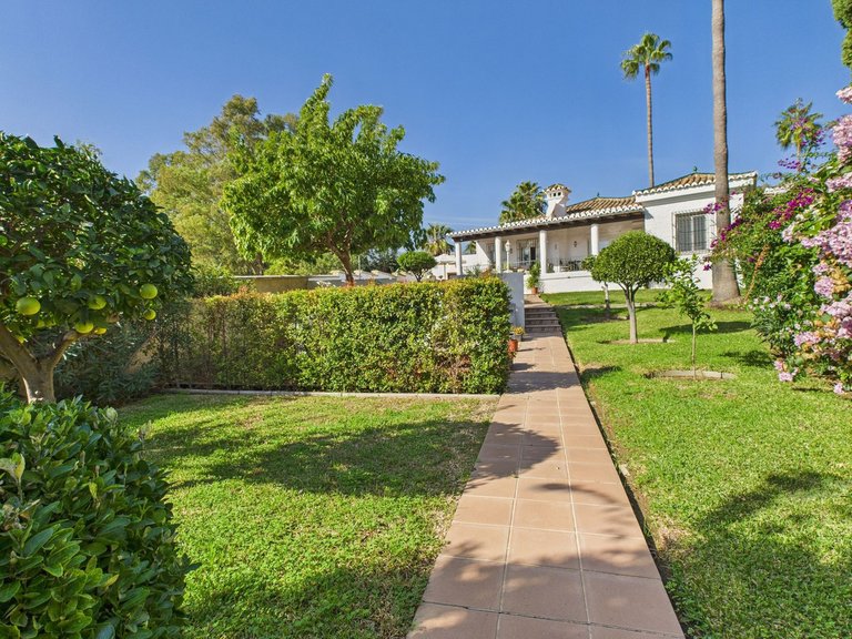 Villa for  in Estepona, Malaga 31