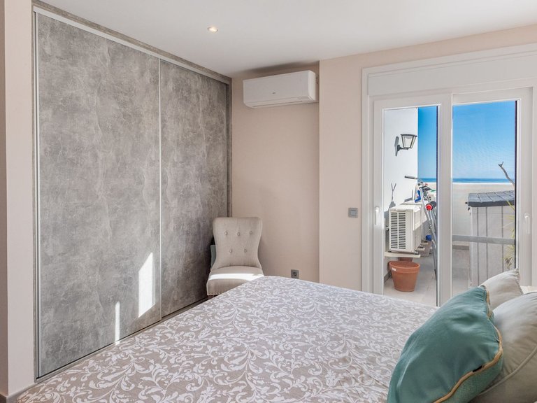Penthouse for Sale in Los Almendros, Malaga 15