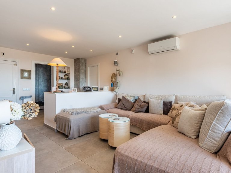 Penthouse for Sale in Los Almendros, Malaga 7