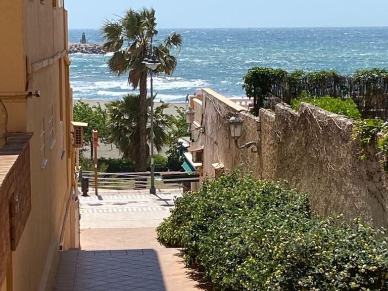 Apartment for Sale in Costa del Sol, Benalmadena Costa, Malaga 1