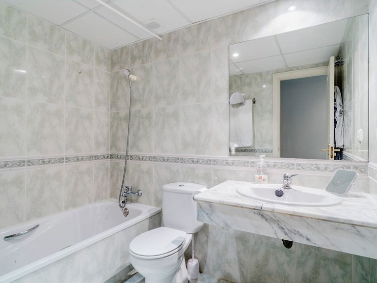 Apartment for Sale in Bahía De Marbella, Malaga 21