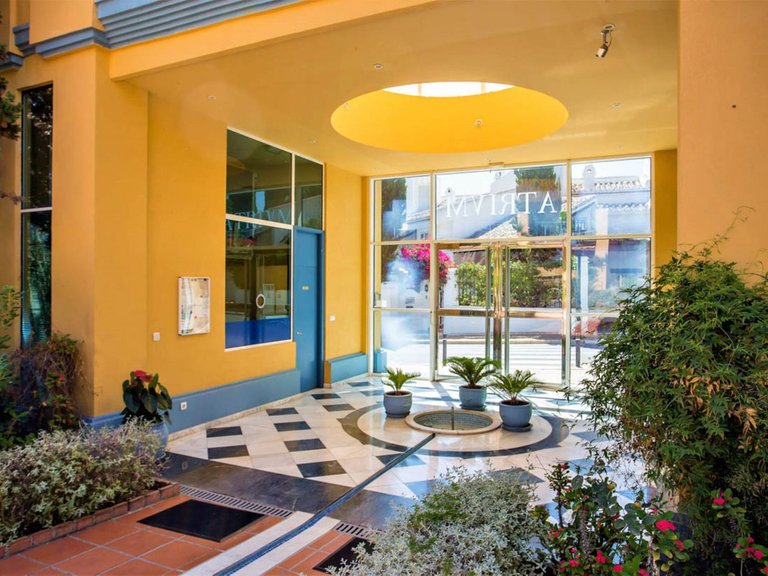 Apartment for Sale in Bahía De Marbella, Malaga 25