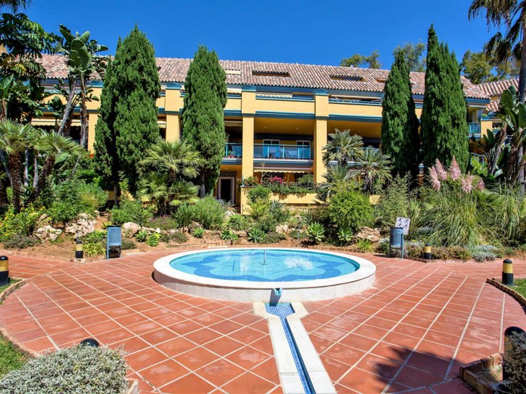 Apartment for Sale in Bahía De Marbella, Malaga 29