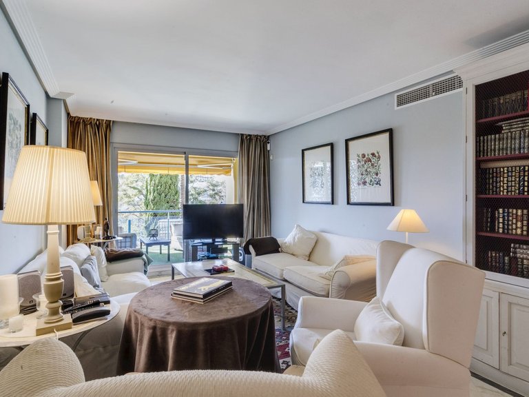 Apartment for Sale in Bahía De Marbella, Malaga 8