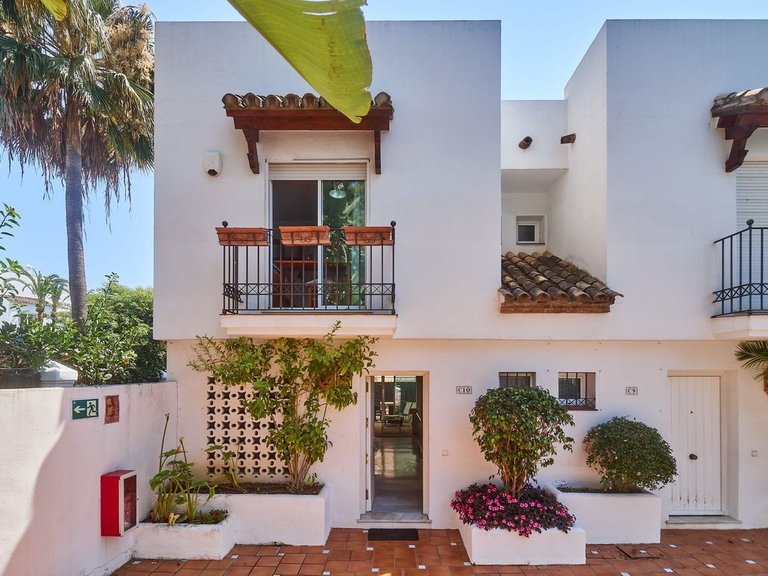 Town House for Sale in The Golden Mile, Malaga 10