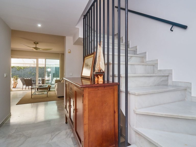Town House for Sale in The Golden Mile, Malaga 11