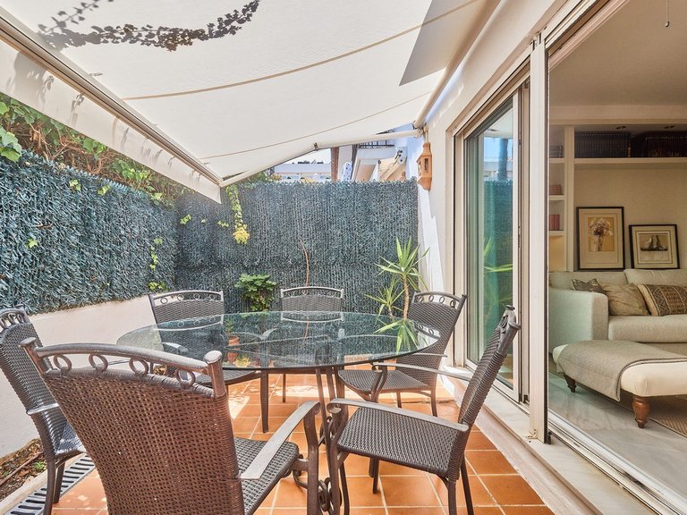 Town House for Sale in The Golden Mile, Malaga 12