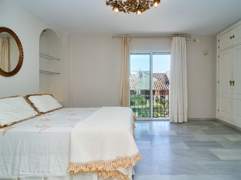 Town House for Sale in The Golden Mile, Malaga 15