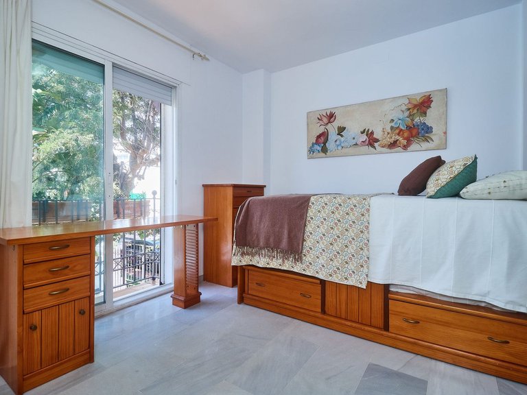 Town House for Sale in The Golden Mile, Malaga 18