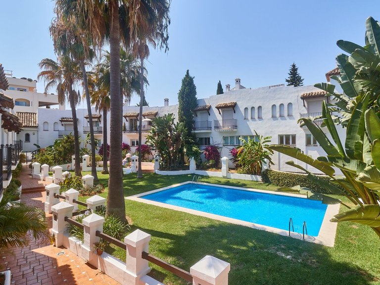Town House for Sale in The Golden Mile, Malaga 19