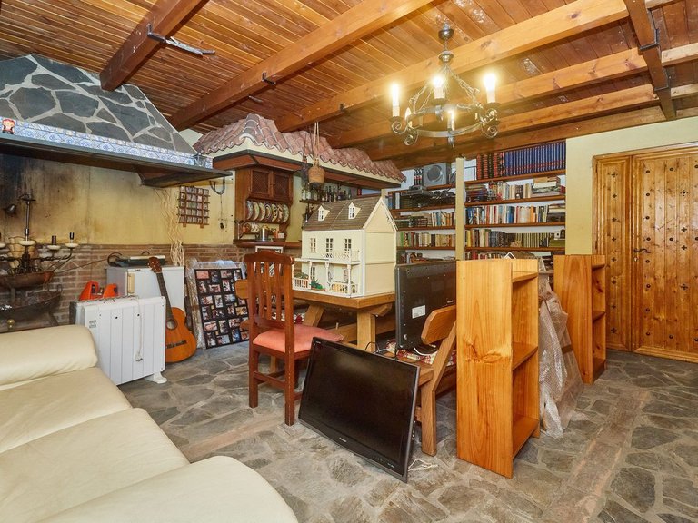 Town House for Sale in The Golden Mile, Malaga 25