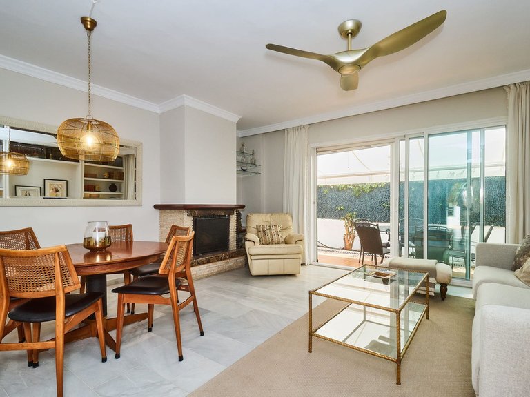 Town House for Sale in The Golden Mile, Malaga 5